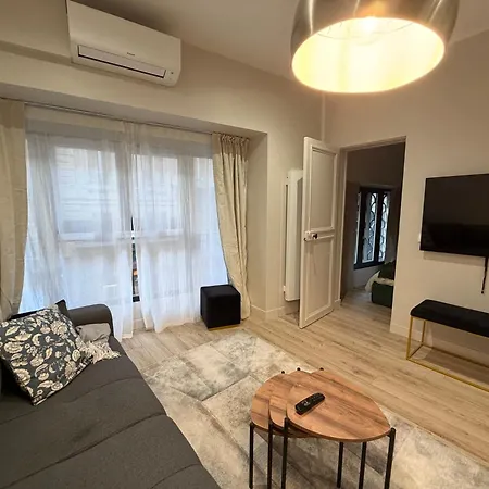 Avec Cosy Et Canape Convertible Apartment *