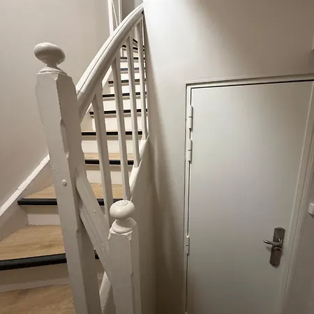 Apartment Avec Cosy Et Canape Convertible Paris